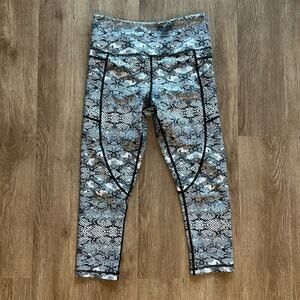 Zyia Active Cobra Metallic Light N Tight Pocket Capri Leggings